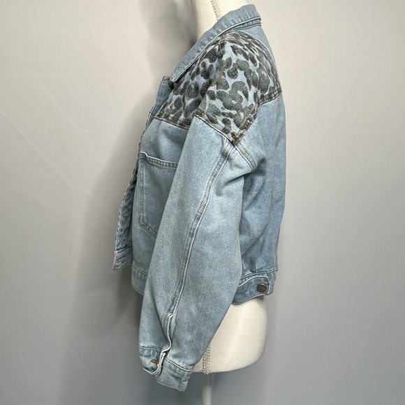 Andree by Unit | Cropped Leopard Jean Jacket, Size S - Picture 3 of 6